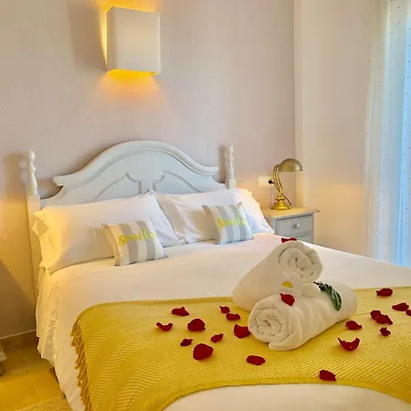 Apartment Beach, Parking, Wifi For 5 People!!