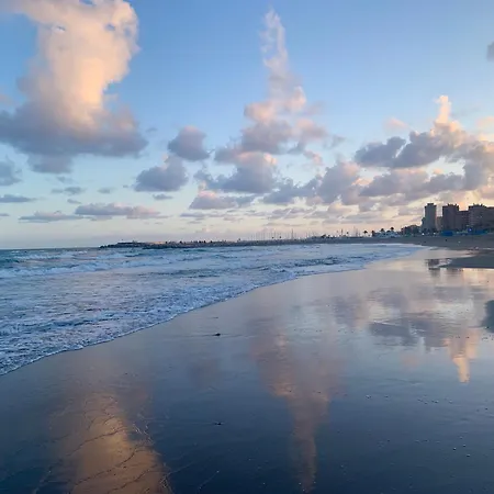 Apartment Beach, Parking, Wifi For 5 People!!