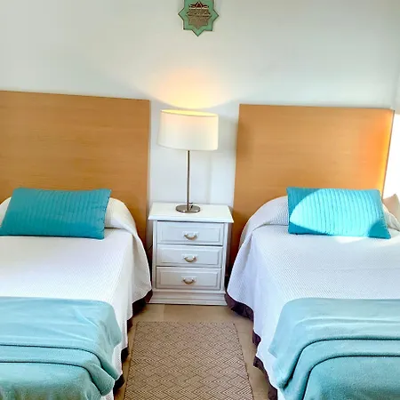 Beach, Parking, Wifi For 5 People!! *