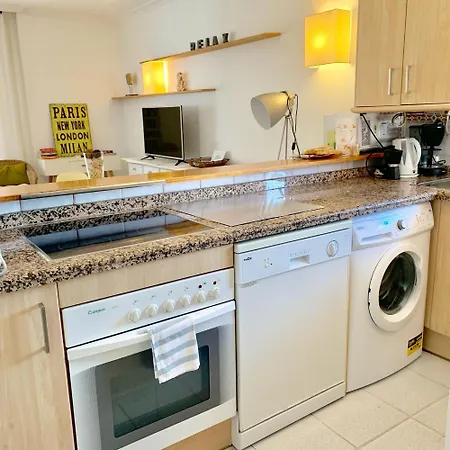 Beach, Parking, Wifi For 5 People!!